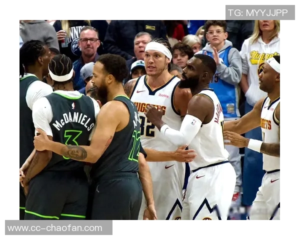 掘金官方宣布卡梅隆约翰逊右肩不适本场比赛能否出战成疑